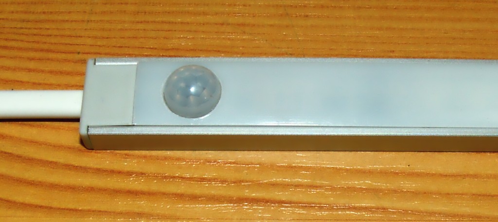 POHYBOVÝ SPÍNAČ TRIM pro LED pásky 12V/24V do profilů 