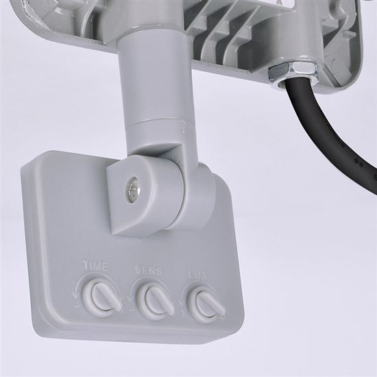 LED venkovní reflektor se senzorem 20W