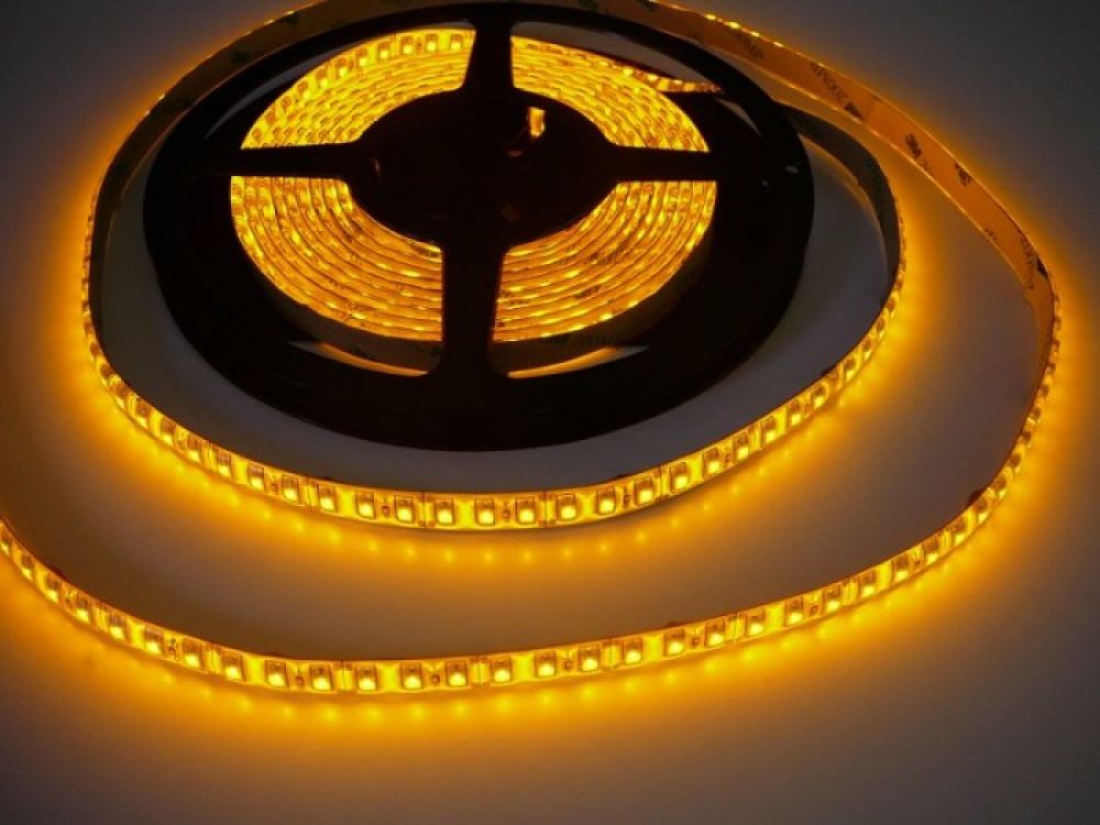 LED PÁSEK 12V, 9,6W, 120LED/m ŽLUTÝ - VODĚODOLNÝ 