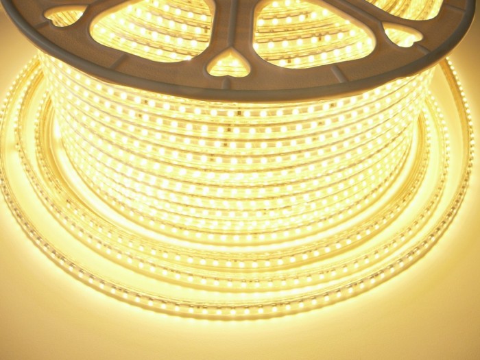 LED PÁSEK 230V 7W, VODĚODOLNÝ