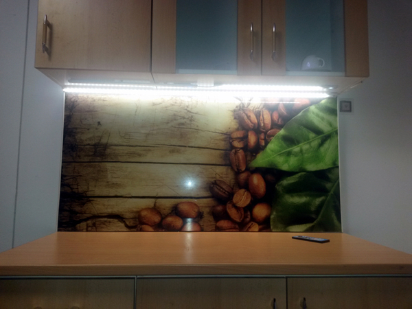 LED SVÍTIDLO REAGUJÍCÍ NA POHYB RUKOU 12V - varianty 6W až 27W