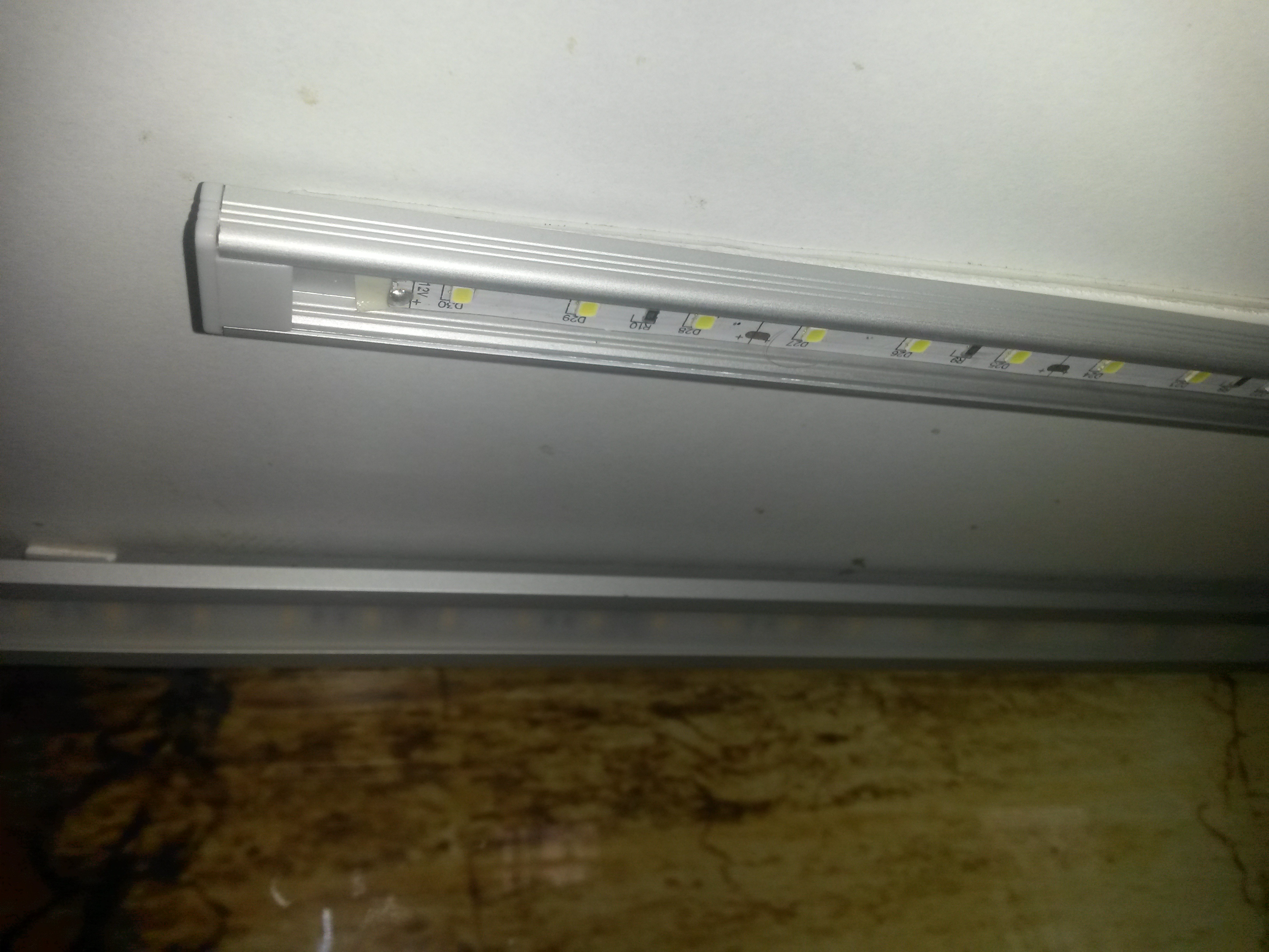 LED SVÍTIDLO REAGUJÍCÍ NA POHYBOVÝ SENZOR 12V - varianty 6W až 27W